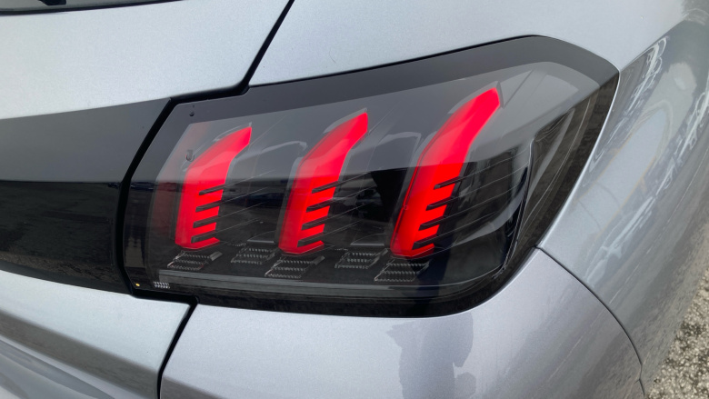 Peugeot 208 1.2 PureTech 100 Allure Premium + 5dr Petrol Hatchback